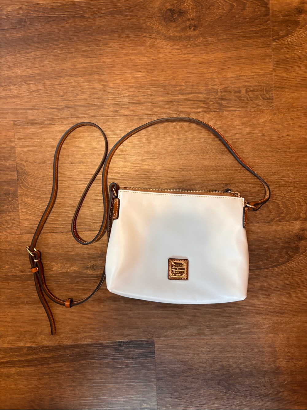 NEW Dooney & Bourke White Leather Crossbody Pouchette Purse Bag